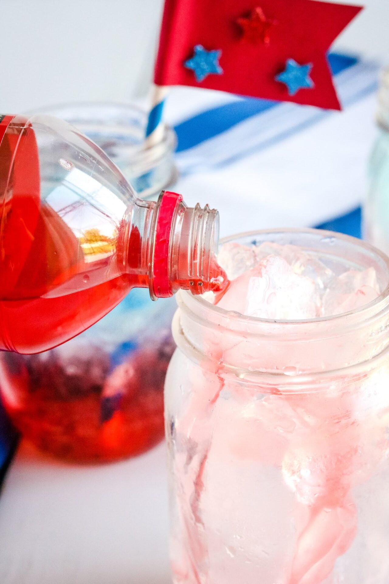 Looking for a kid-friendly fourth of July drink? Meet the 4th of July Layered Sparkling drink!! Plus check out the 4th of July Craft Straws to make as well!