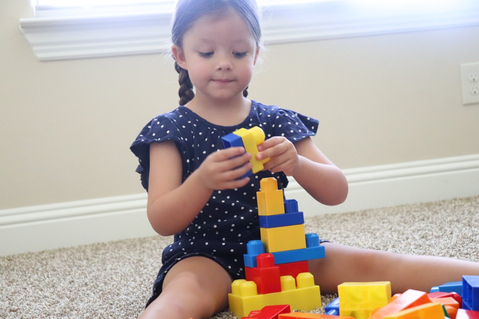 Teaching kids problem-solving skills doesn’t have to be hard! Here are 10 problem-solving activities that are perfect for preschoolers to learn problem-solving! 