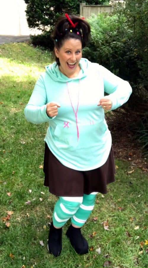 50+ DIY Halloween Costumes Halloween is upon us and that means trying to figure out Halloween Costumes! We have rounded up more than 50 DIY Halloween Costumes that are simple to throw together and absolutely adorable!