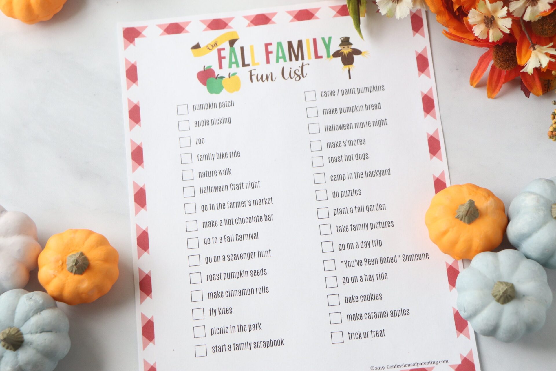 Sharing 30 fun and inexpensive fall family activities to help you celebrate fall with your family and create life long memories doing it! + Free Printable!