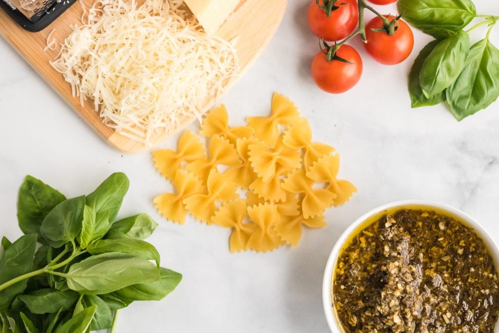 ingredients for chicken pesto pasta salad 