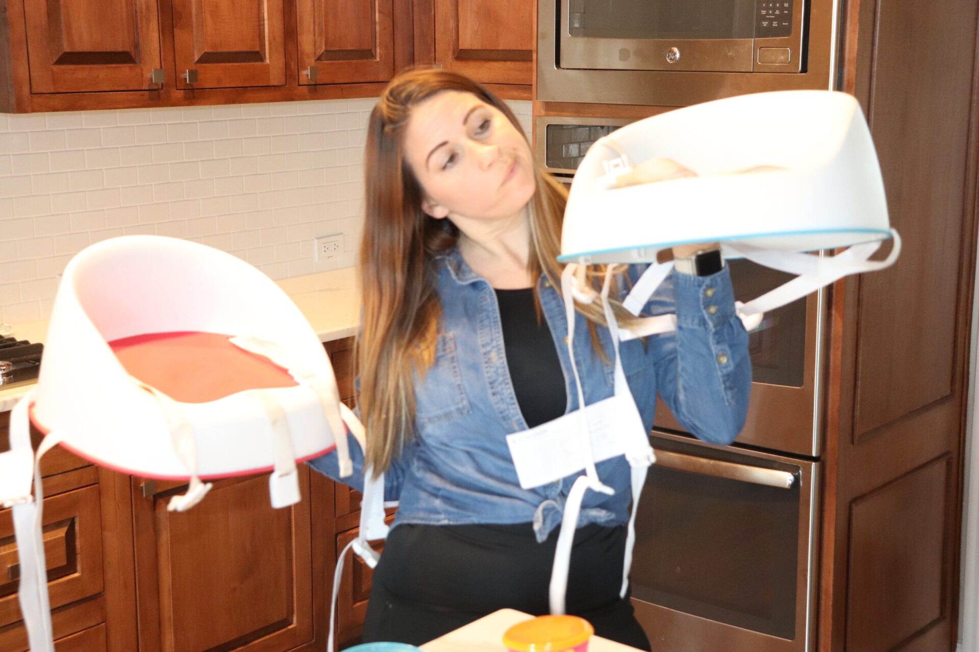 Are you looking for the best baby led weaning high chair? There are several factors that make up the best BLW high chair so we are rounding up 10 of the best blw high chairs to help make your life easier!