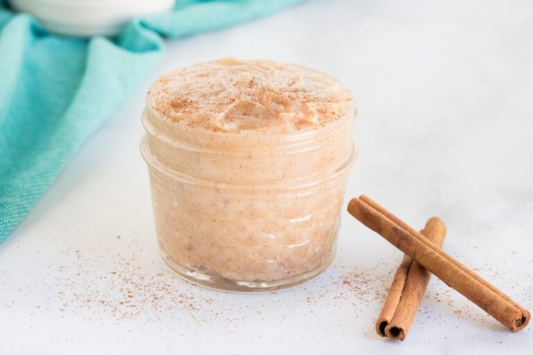 Are you as obsessed with Texas Roadhouse butter as we are? Try our Copycat Texas Roadhouse Butter Recipe. It’s the most delicious honey butter that will not disappoint! It’s super simple to make and only takes minutes to whip up.