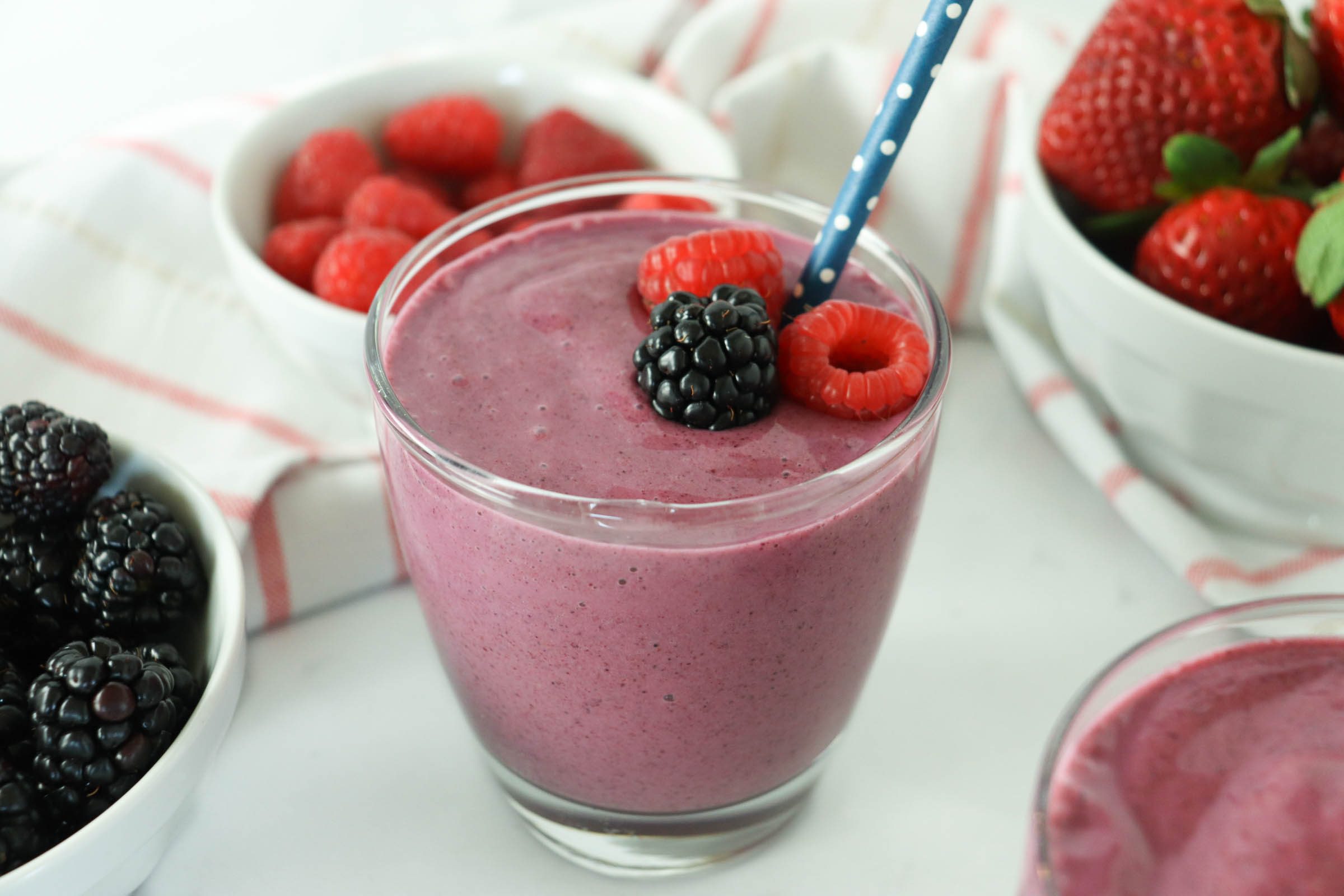 The Best Mixed Berry Smoothie