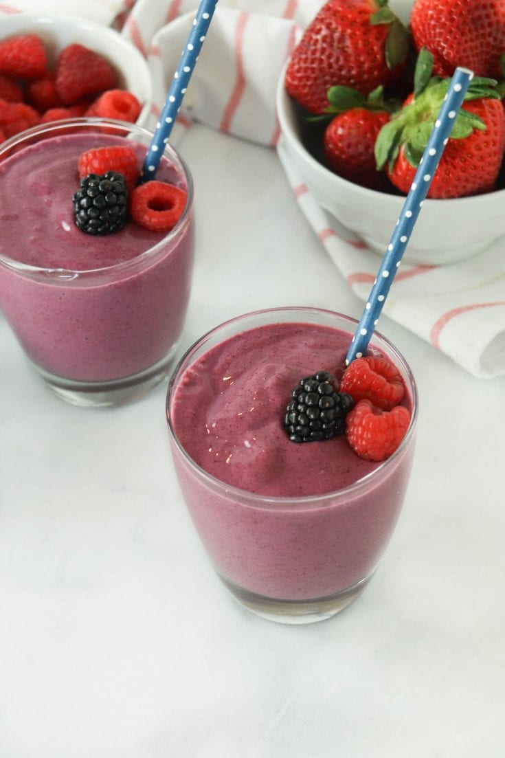The Best Mixed Berry Smoothie
