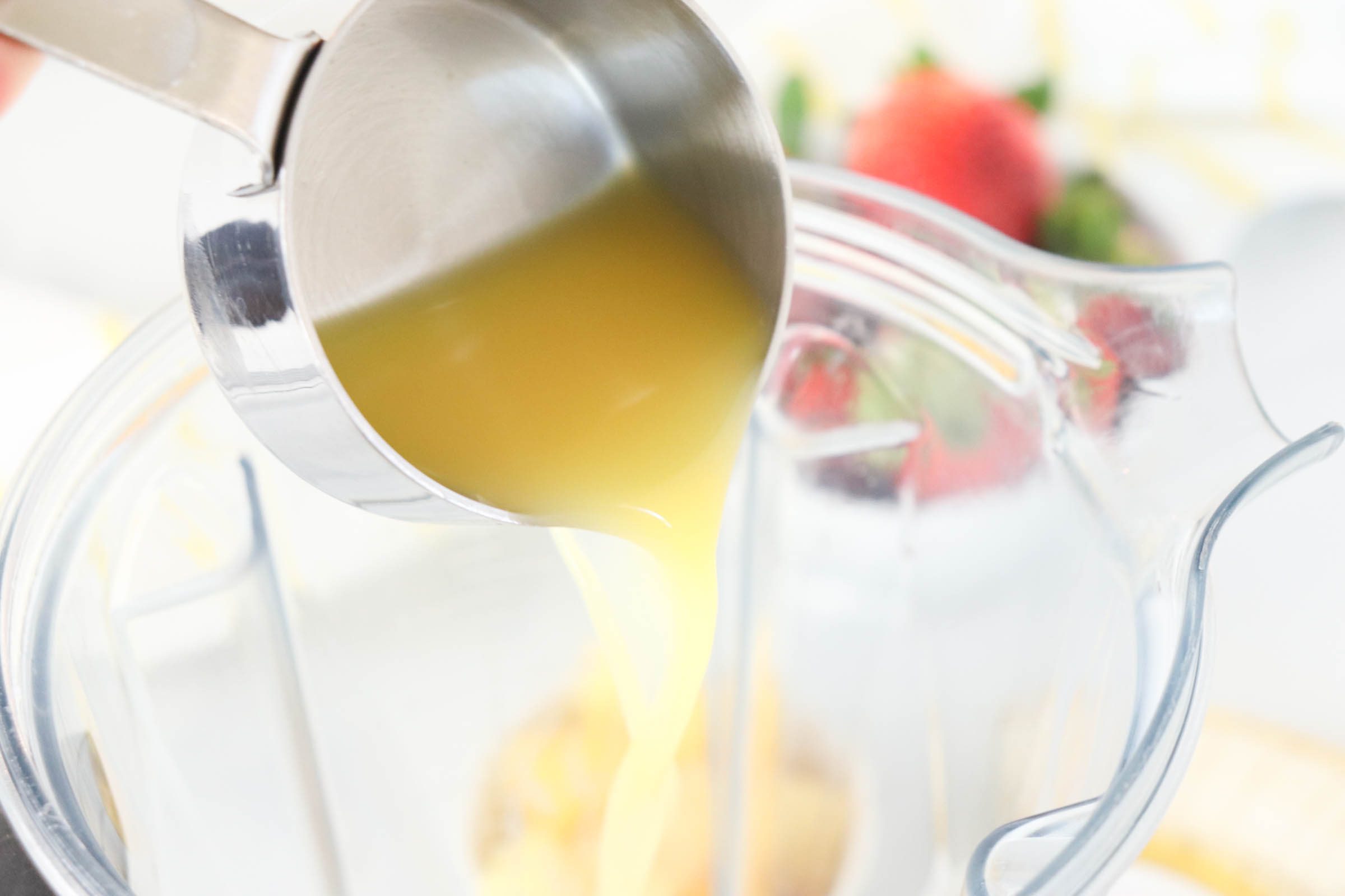 You’ll feel like you’re sipping a drink on the beach with this tropical fruit smoothie! Even better, it will be ready in just a few minutes with almost no preparation.