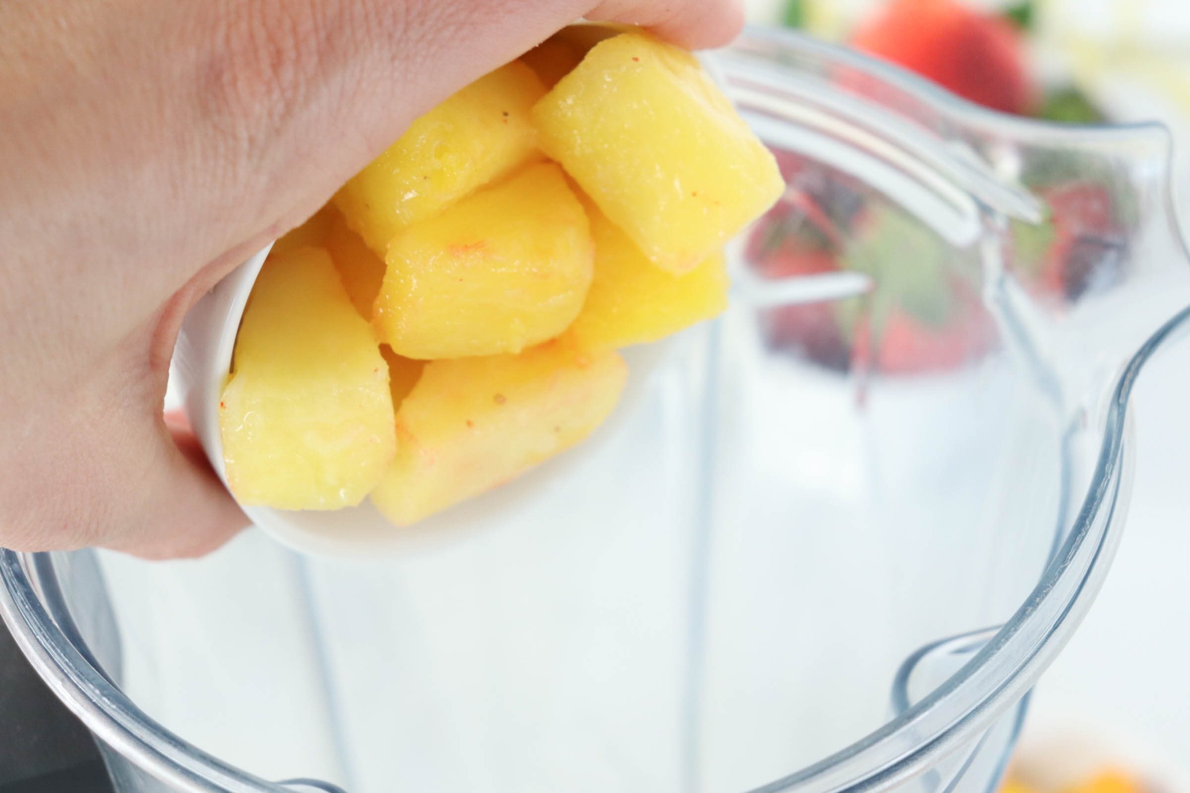 You’ll feel like you’re sipping a drink on the beach with this tropical fruit smoothie! Even better, it will be ready in just a few minutes with almost no preparation.