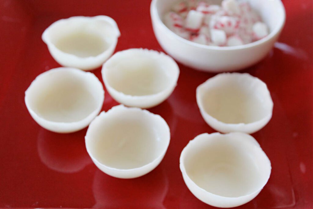process shot of peppermint dessert bowl